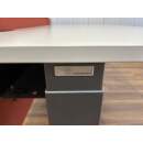 Haworth Schreibtisch 160x80 Sichtblende orange 2 Monitorhalter